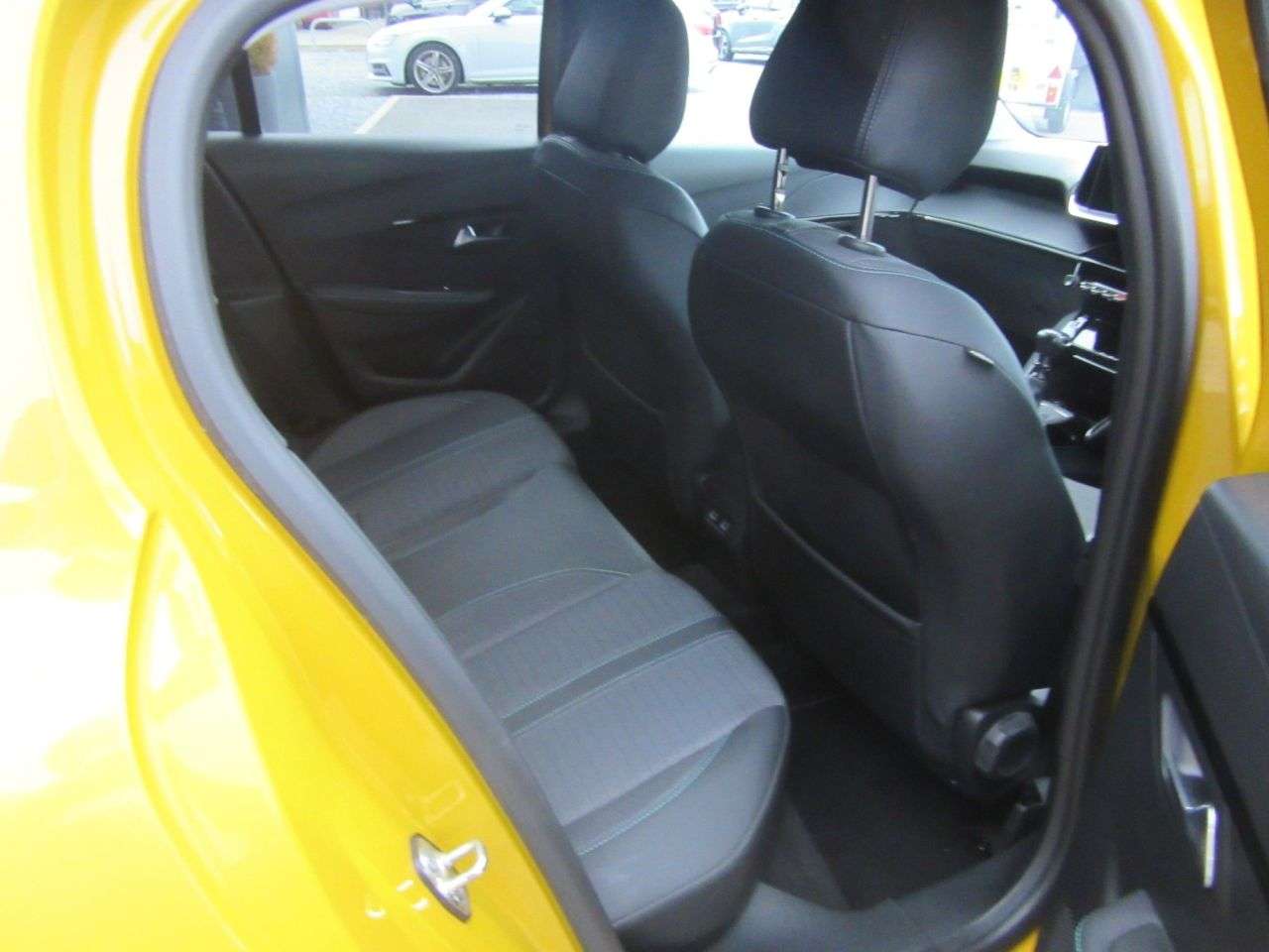 2021 PEUGEOT 208 2021 PEUGEOT 208