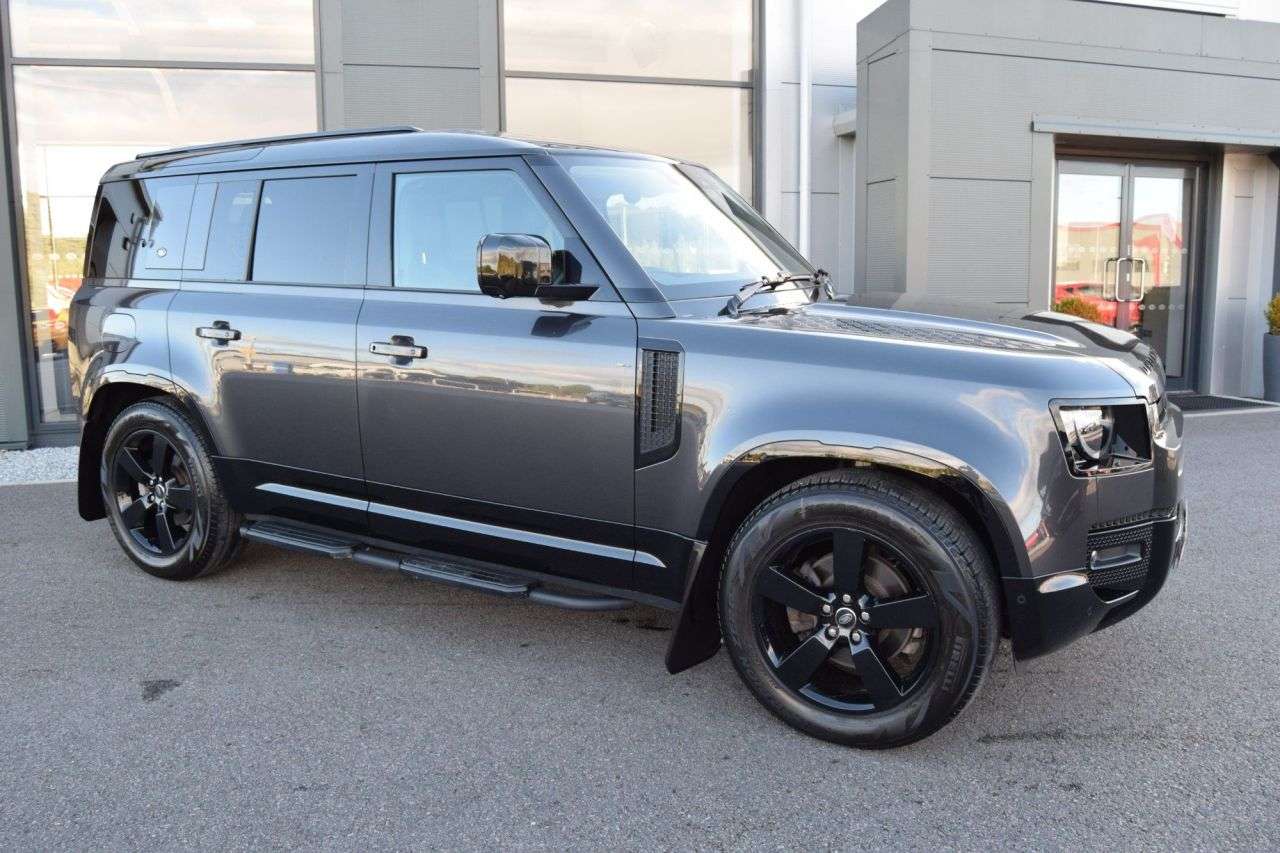 A 2022 LAND ROVER DEFENDER 110 3.0 D250 MHEV X-Dynamic SE SUV 5dr Diesel Auto 4WD Euro 6 (s/s) (250 ps) A 2022 LAND ROVER DEFENDER 110 3.0 D250 MHEV X-Dynamic SE SUV 5dr Diesel Auto 4WD Euro 6 (s/s) (250 ps)