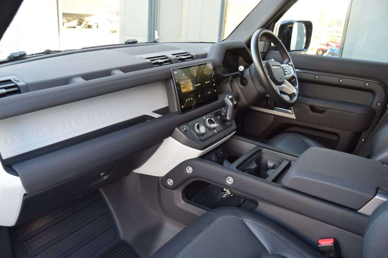 2022 LAND ROVER DEFENDER 110 2022 LAND ROVER DEFENDER 110