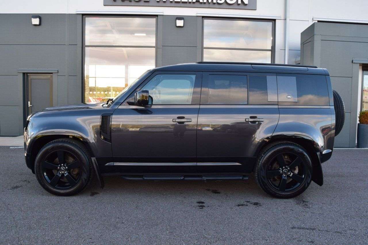 2022 LAND ROVER DEFENDER 110 2022 LAND ROVER DEFENDER 110