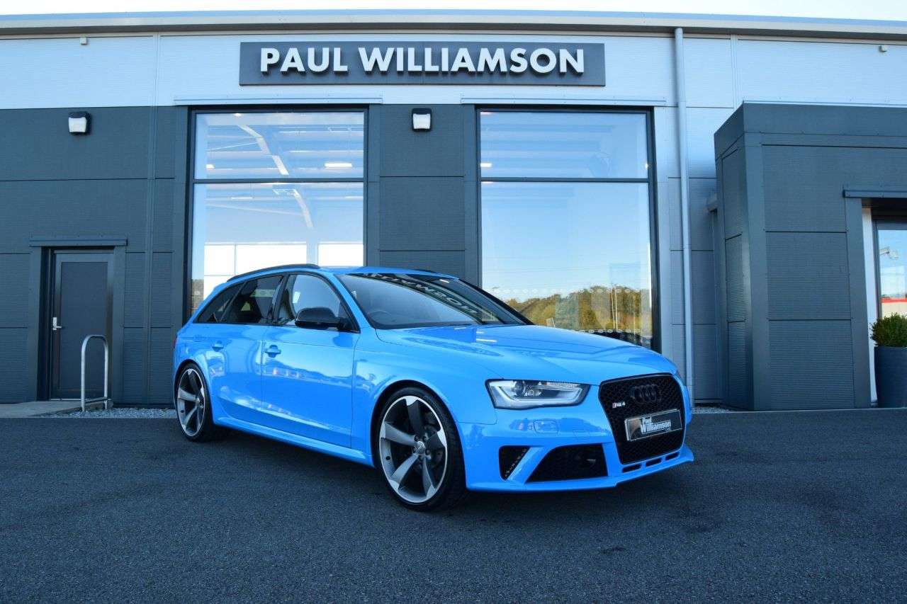A 2014 AUDI RS4 AVANT 4.2 FSI V8 Estate 5dr Petrol S Tronic quattro Euro 5 (450 ps) A 2014 AUDI RS4 AVANT 4.2 FSI V8 Estate 5dr Petrol S Tronic quattro Euro 5 (450 ps)