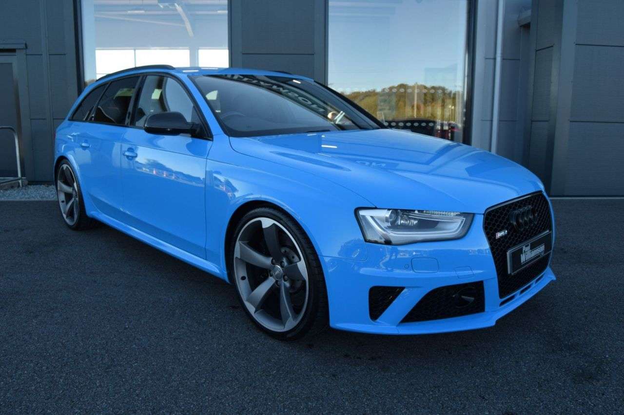 A 2014 AUDI RS4 AVANT 4.2 FSI V8 Estate 5dr Petrol S Tronic quattro Euro 5 (450 ps) A 2014 AUDI RS4 AVANT 4.2 FSI V8 Estate 5dr Petrol S Tronic quattro Euro 5 (450 ps)