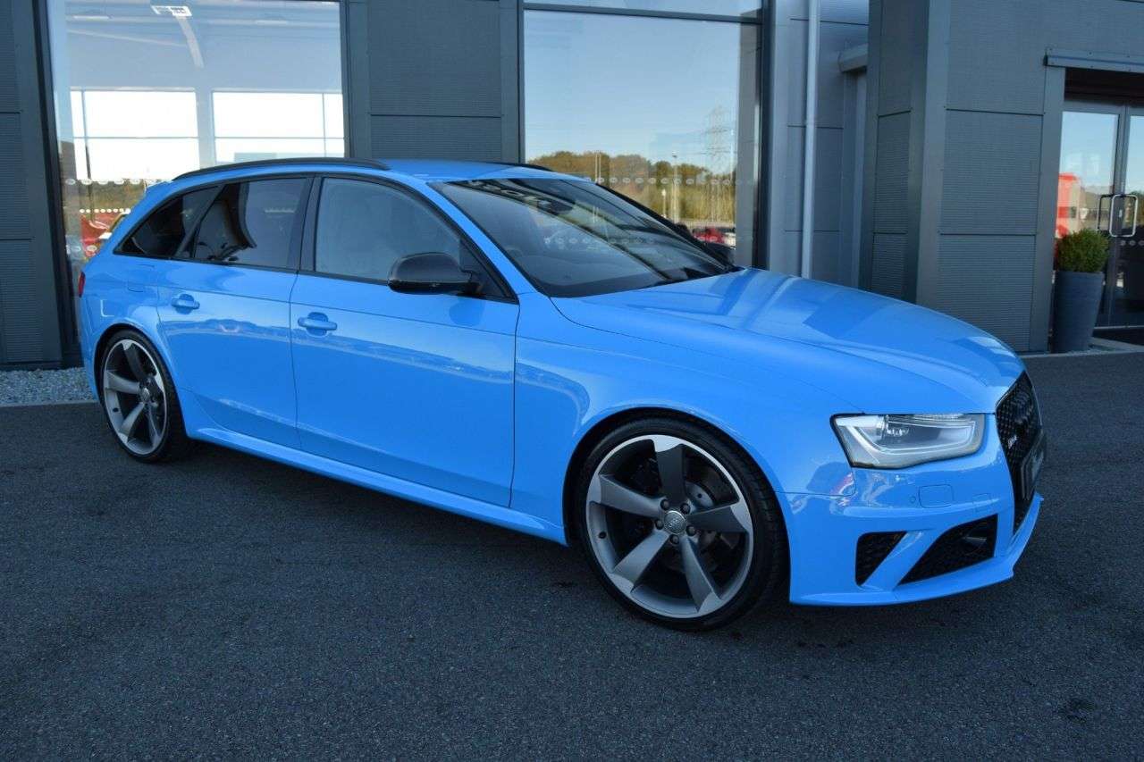 A 2014 AUDI RS4 AVANT 4.2 FSI V8 Estate 5dr Petrol S Tronic quattro Euro 5 (450 ps) A 2014 AUDI RS4 AVANT 4.2 FSI V8 Estate 5dr Petrol S Tronic quattro Euro 5 (450 ps)