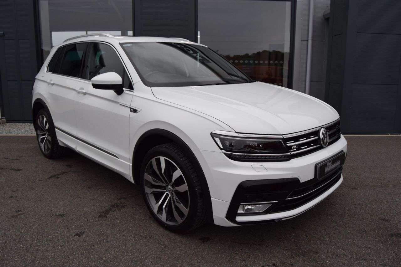 A 2017 VOLKSWAGEN TIGUAN 2.0 BiTDI R-Line SUV 5dr Diesel DSG 4Motion Euro 6 (s/s) (240 ps) A 2017 VOLKSWAGEN TIGUAN 2.0 BiTDI R-Line SUV 5dr Diesel DSG 4Motion Euro 6 (s/s) (240 ps)