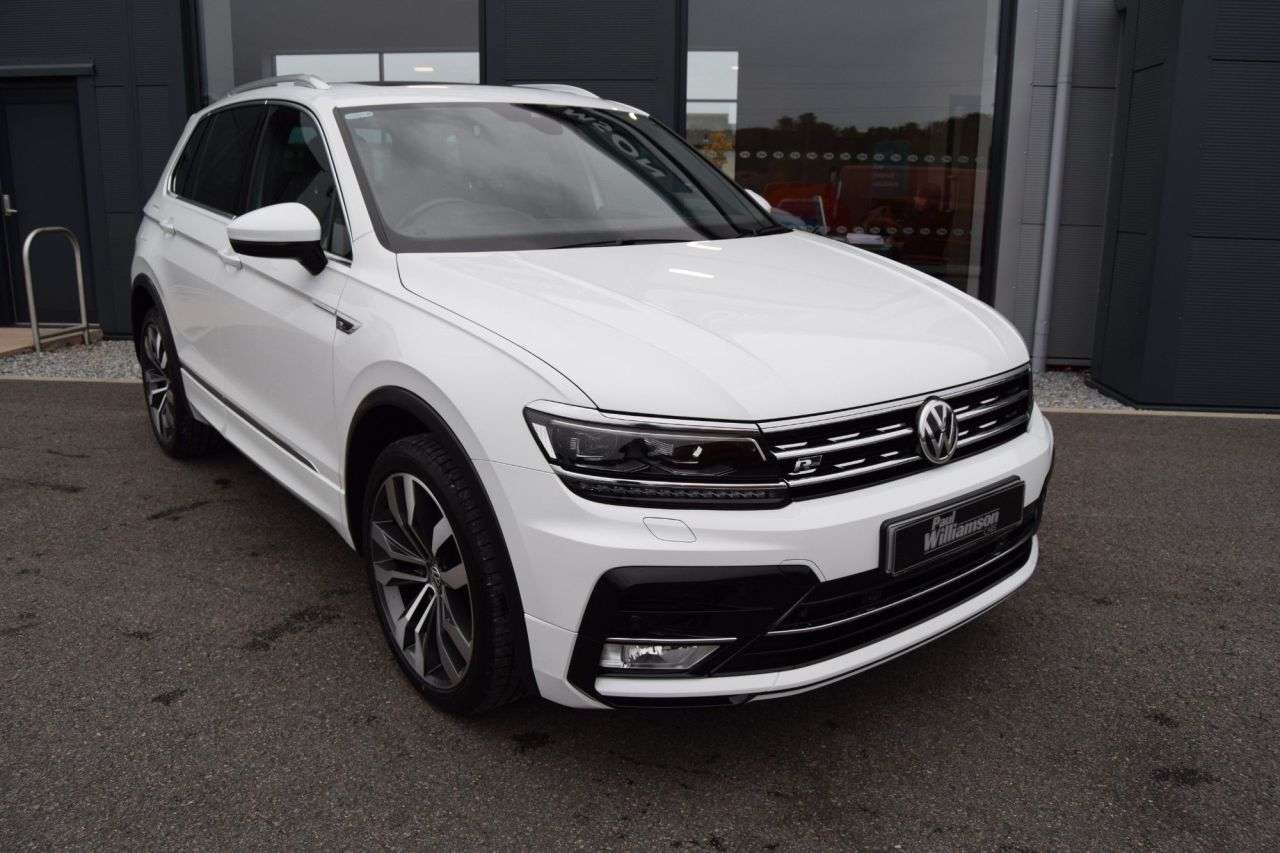 A 2017 VOLKSWAGEN TIGUAN 2.0 BiTDI R-Line SUV 5dr Diesel DSG 4Motion Euro 6 (s/s) (240 ps) A 2017 VOLKSWAGEN TIGUAN 2.0 BiTDI R-Line SUV 5dr Diesel DSG 4Motion Euro 6 (s/s) (240 ps)