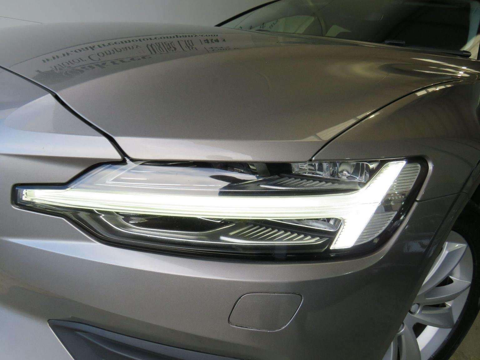 2019 VOLVO V60 2019 VOLVO V60