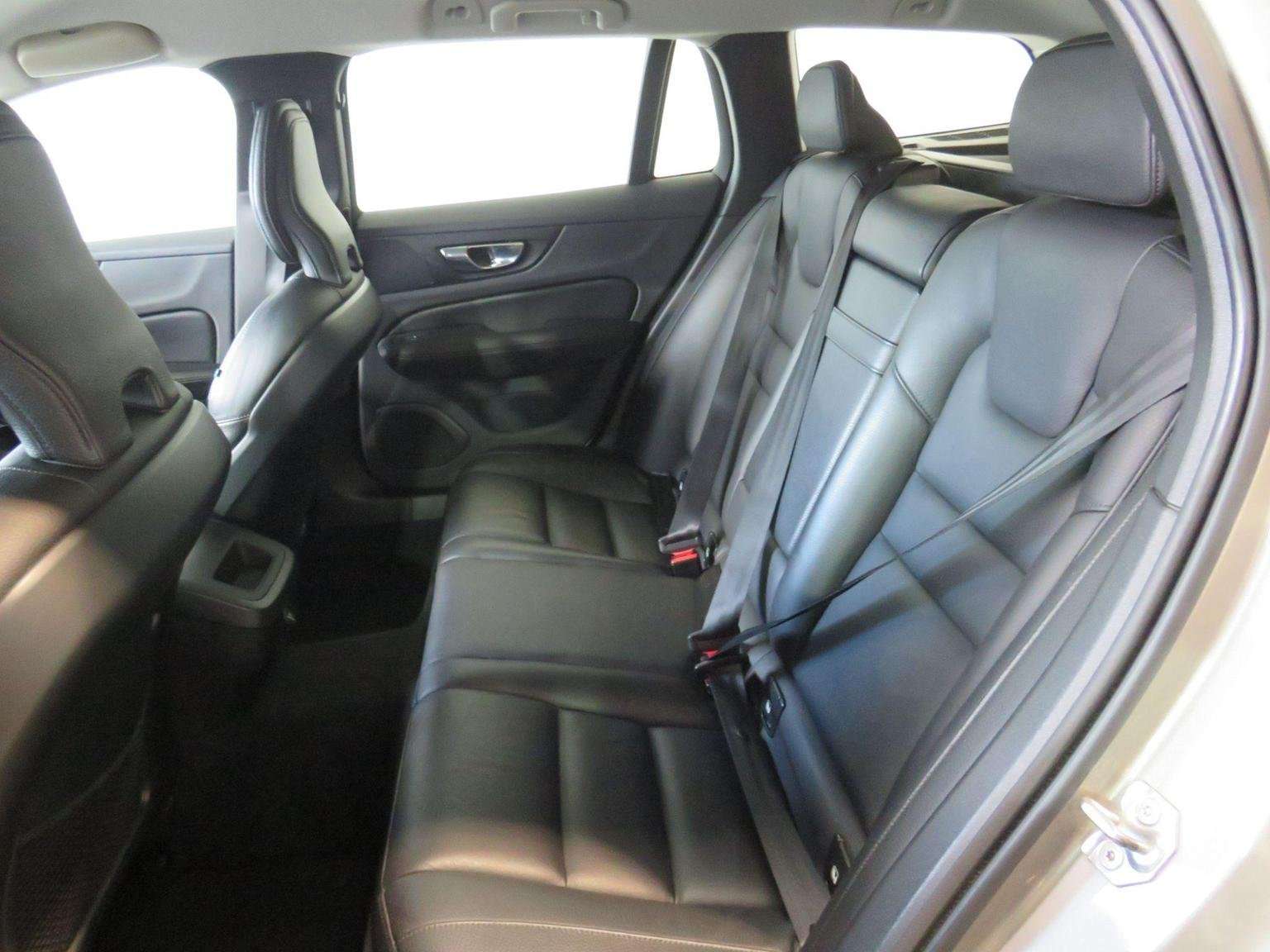 2019 VOLVO V60 2019 VOLVO V60