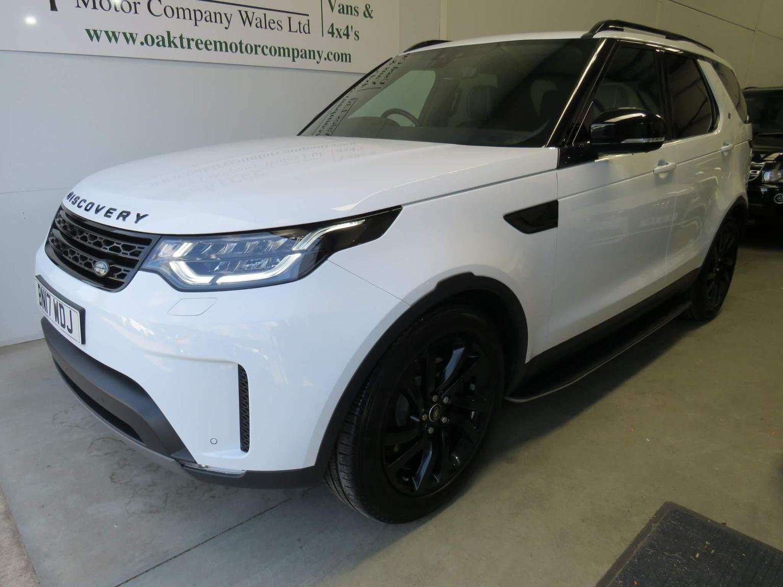A 2017 LAND ROVER DISCOVERY 3.0 TD V6 HSE Auto 4WD Euro 6 (s/s) 5dr A 2017 LAND ROVER DISCOVERY 3.0 TD V6 HSE Auto 4WD Euro 6 (s/s) 5dr