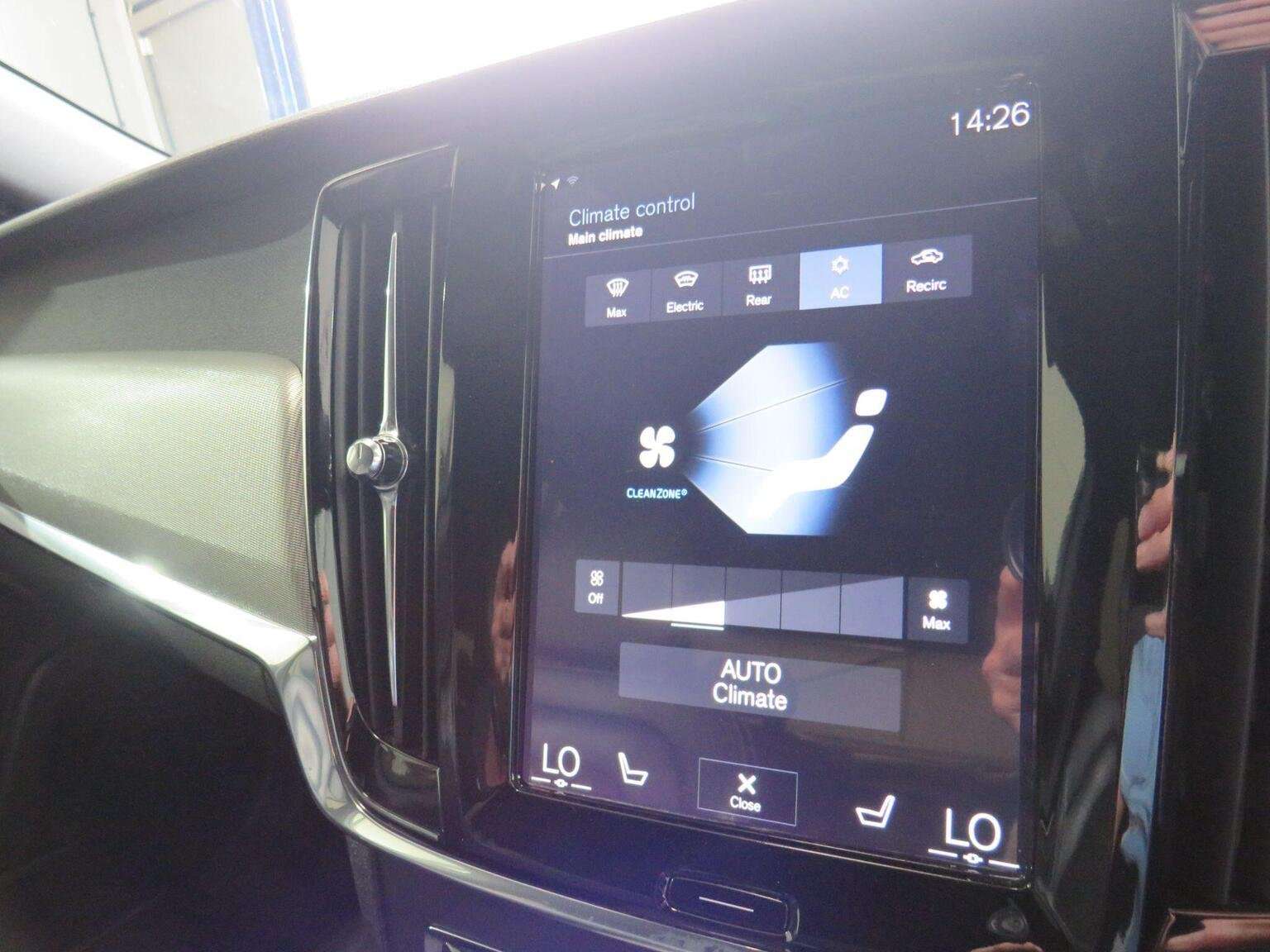 2018 VOLVO S90 2018 VOLVO S90