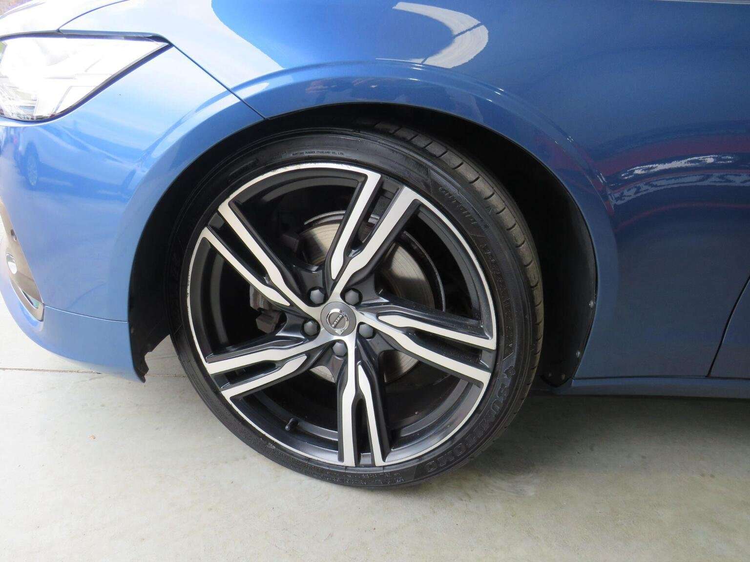 2018 VOLVO S90 2018 VOLVO S90