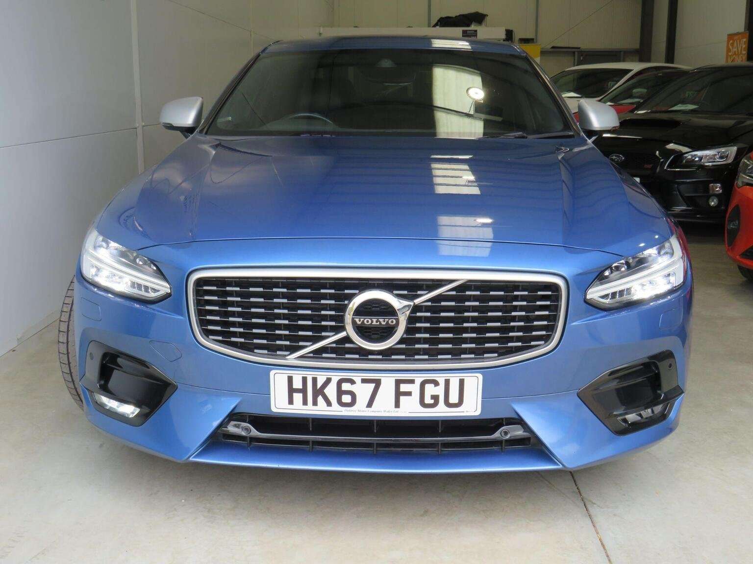 A 2018 VOLVO S90 2.0 D4 R-Design Auto Euro 6 (s/s) 4dr A 2018 VOLVO S90 2.0 D4 R-Design Auto Euro 6 (s/s) 4dr