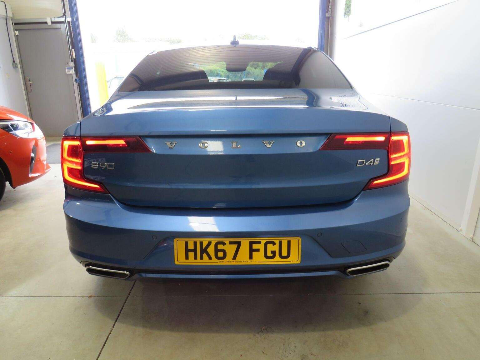 2018 VOLVO S90 2018 VOLVO S90