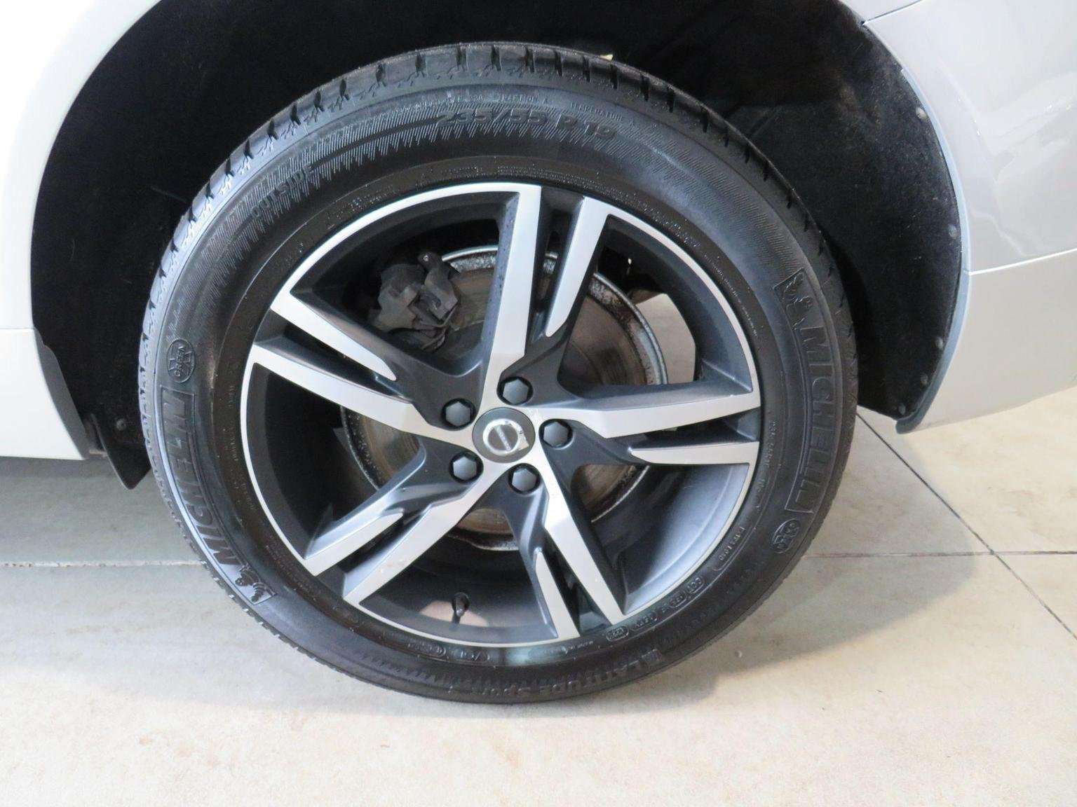 2019 VOLVO XC60 2019 VOLVO XC60