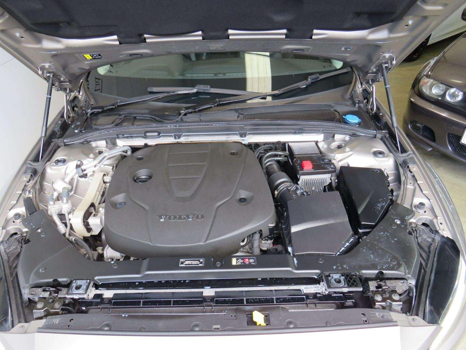 2019 VOLVO V60 2019 VOLVO V60