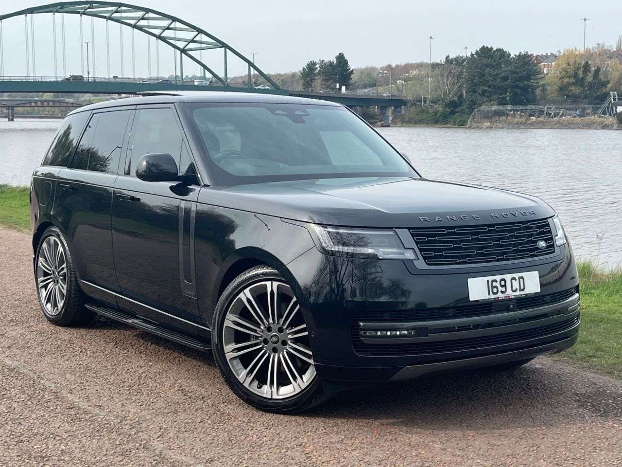 A 2023 LAND ROVER RANGE ROVER 3.0 D350 MHEV Autobiography SUV 5dr Diesel Auto 4WD Euro 6 (s/s) (350 ps) * A 2023 LAND ROVER RANGE ROVER 3.0 D350 MHEV Autobiography SUV 5dr Diesel Auto 4WD Euro 6 (s/s) (350 ps) *