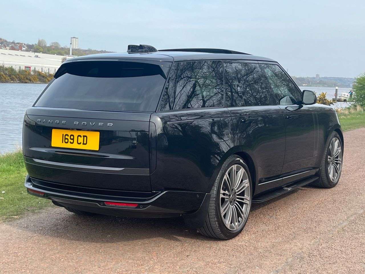 A 2023 LAND ROVER RANGE ROVER 3.0 D350 MHEV Autobiography SUV 5dr Diesel Auto 4WD Euro 6 (s/s) (350 ps) * A 2023 LAND ROVER RANGE ROVER 3.0 D350 MHEV Autobiography SUV 5dr Diesel Auto 4WD Euro 6 (s/s) (350 ps) *