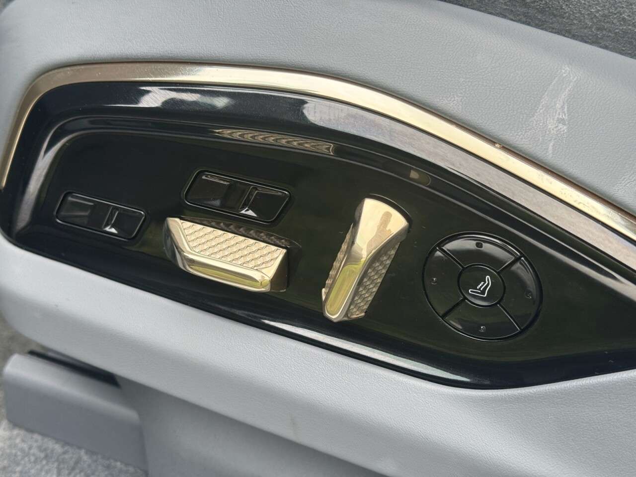 null LOTUS 2 ELEVEN null LOTUS 2 ELEVEN