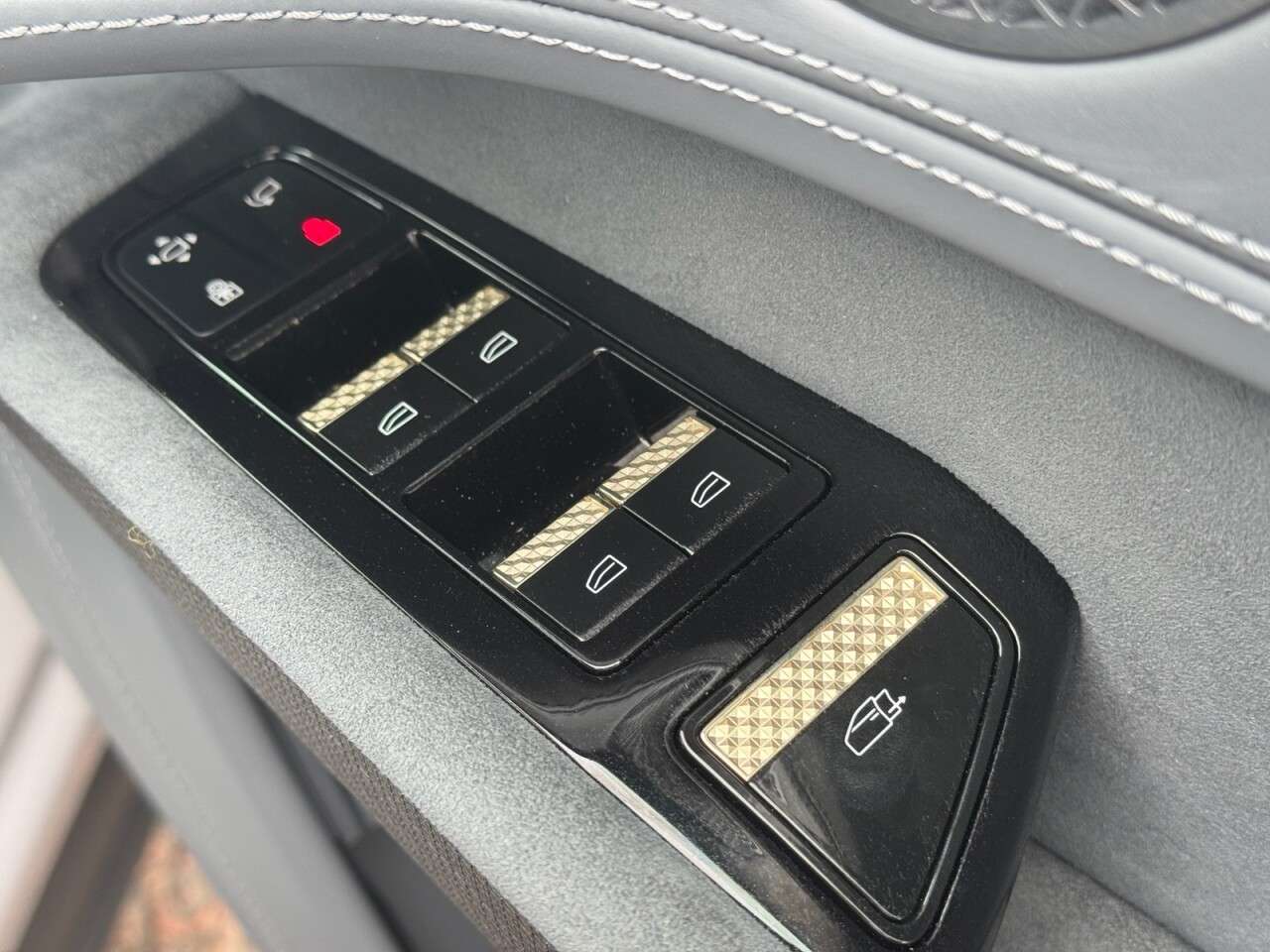 null LOTUS 2 ELEVEN null LOTUS 2 ELEVEN