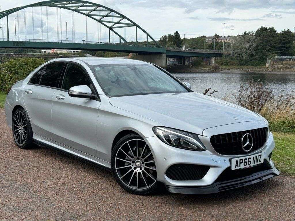 A 2017 MERCEDES-BENZ C-CLASS 1.6 C200d AMG Line Saloon 4dr Diesel G-Tronic+ Euro 6 (s/s) (136 ps) **FULL A 2017 MERCEDES-BENZ C-CLASS 1.6 C200d AMG Line Saloon 4dr Diesel G-Tronic+ Euro 6 (s/s) (136 ps) **FULL