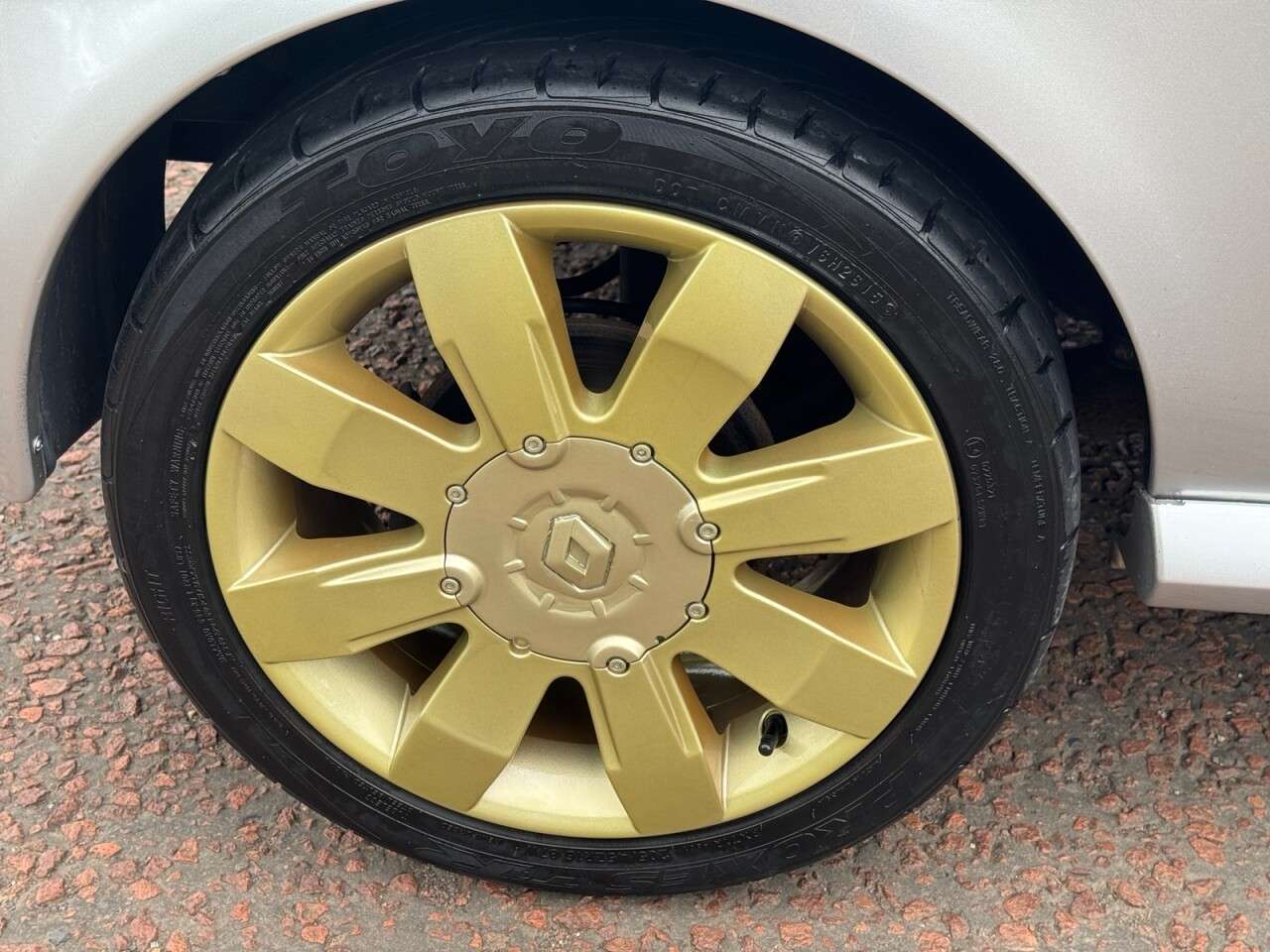 2004 RENAULT CLIO 2004 RENAULT CLIO