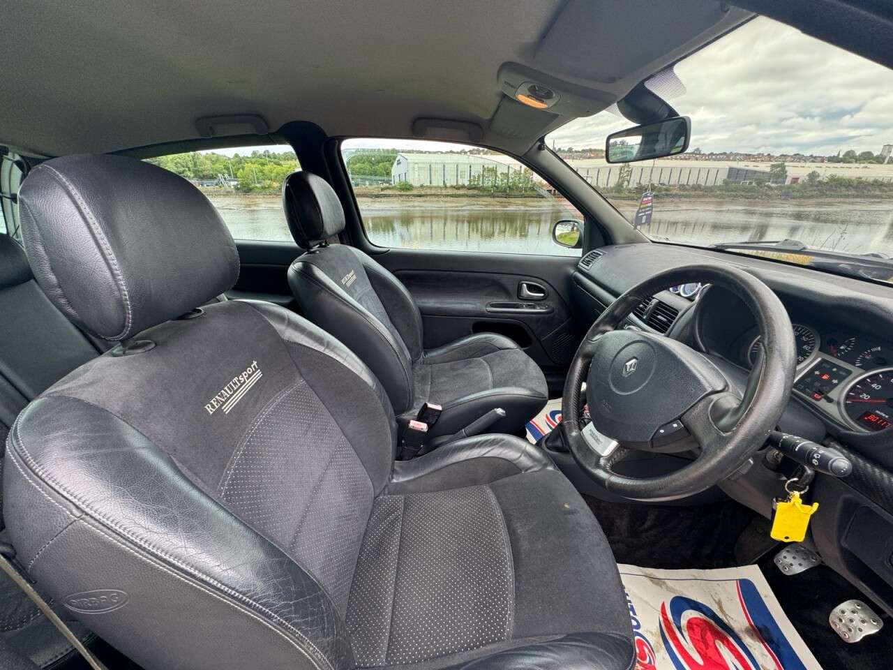 2004 RENAULT CLIO 2004 RENAULT CLIO