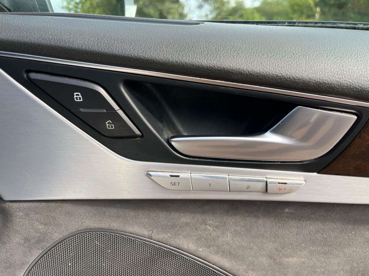 2017 AUDI A8 2017 AUDI A8