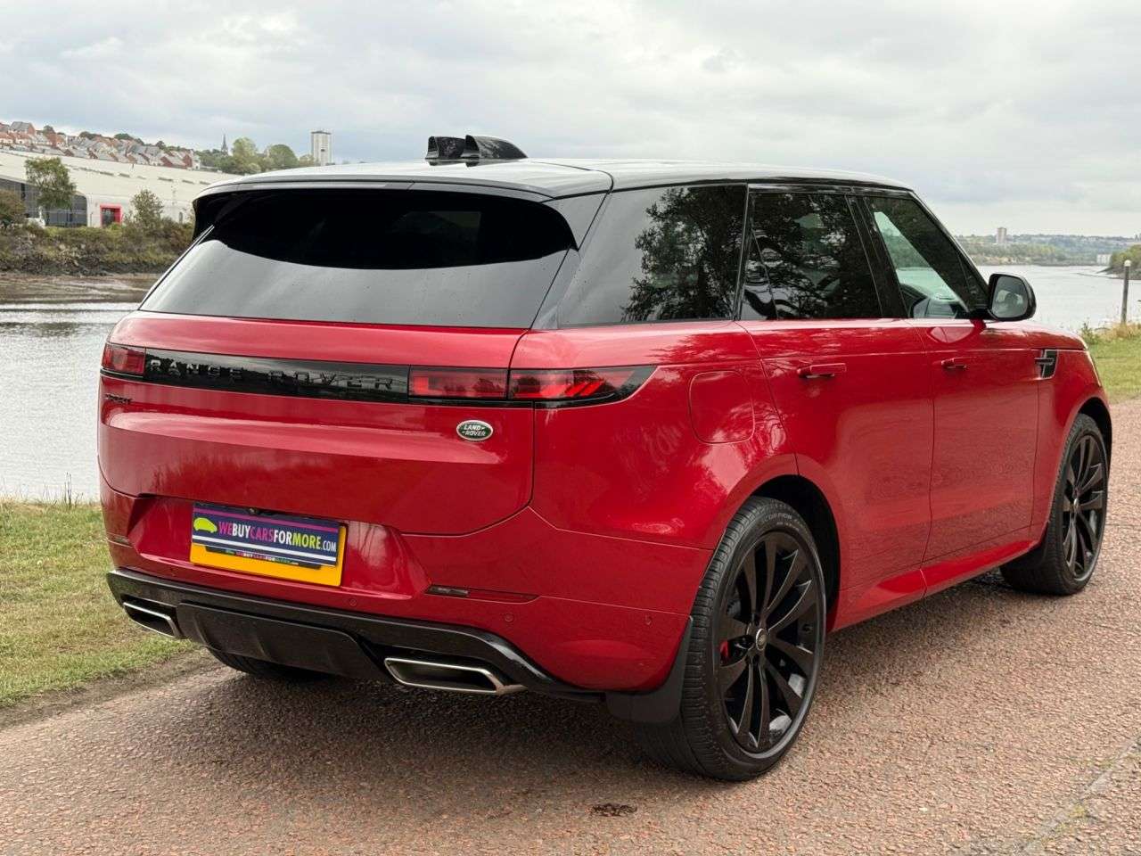 A null LAND ROVER RANGE ROVER SPORT 3.0 P510e 38.2kWh First Edition SUV 5dr Petrol Plug-in Hybrid Auto 4WD Euro A null LAND ROVER RANGE ROVER SPORT 3.0 P510e 38.2kWh First Edition SUV 5dr Petrol Plug-in Hybrid Auto 4WD Euro