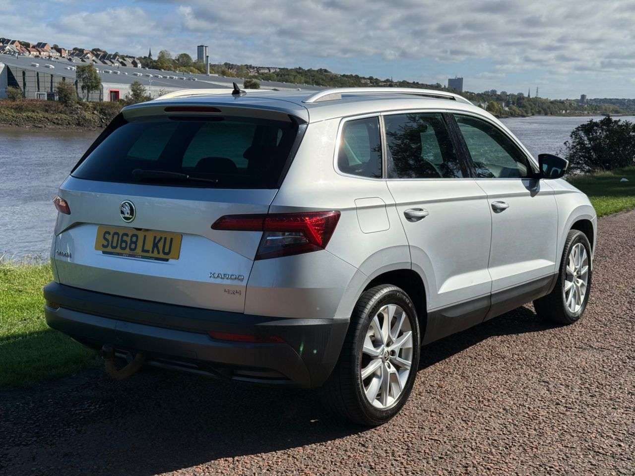 A 2019 SKODA KAROQ 2.0 TDI SE L SUV 5dr Diesel Manual 4WD Euro 6 (s/s) (150 ps) **REVERSE CAME A 2019 SKODA KAROQ 2.0 TDI SE L SUV 5dr Diesel Manual 4WD Euro 6 (s/s) (150 ps) **REVERSE CAME