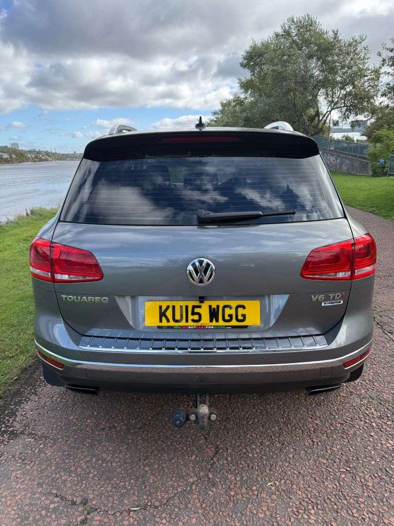 A 2015 VOLKSWAGEN TOUAREG 3.0 TDI V6 BlueMotion Tech SE SUV 5dr Diesel Tiptronic 4WD Euro 6 (s/s) (26 A 2015 VOLKSWAGEN TOUAREG 3.0 TDI V6 BlueMotion Tech SE SUV 5dr Diesel Tiptronic 4WD Euro 6 (s/s) (26