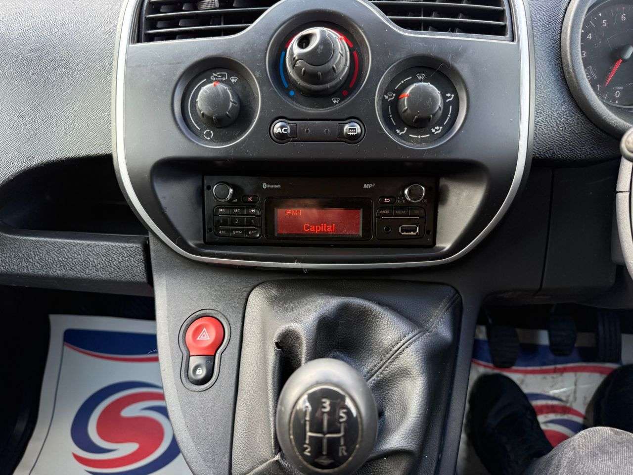 2013 RENAULT KANGOO 2013 RENAULT KANGOO