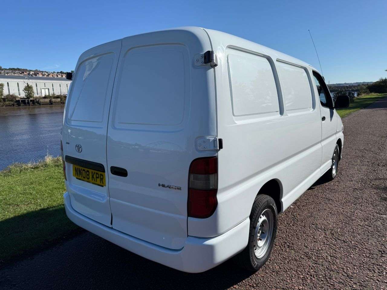 A 2008 TOYOTA HI-ACE 2.5 280 D-4D Panel Van 4dr Diesel Manual RWD L1 H1 (221 g/km, 117 bhp) FULL A 2008 TOYOTA HI-ACE 2.5 280 D-4D Panel Van 4dr Diesel Manual RWD L1 H1 (221 g/km, 117 bhp) FULL