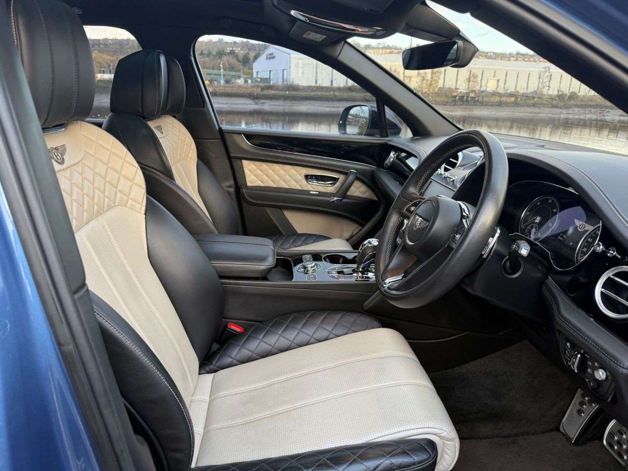 2024 BENTLEY BENTAYGA 2024 BENTLEY BENTAYGA