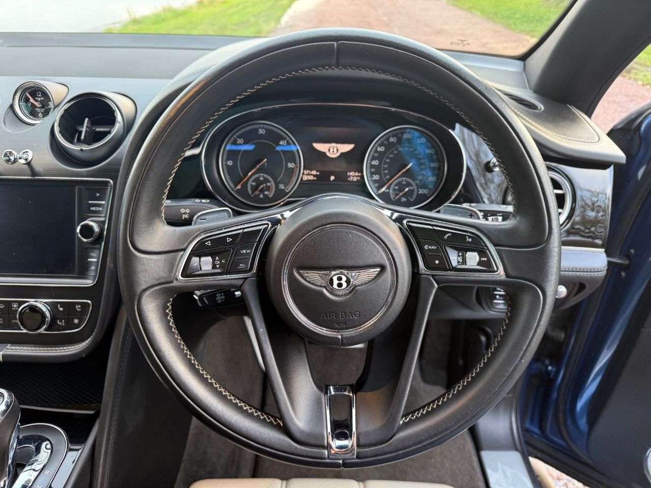 2024 BENTLEY BENTAYGA 2024 BENTLEY BENTAYGA