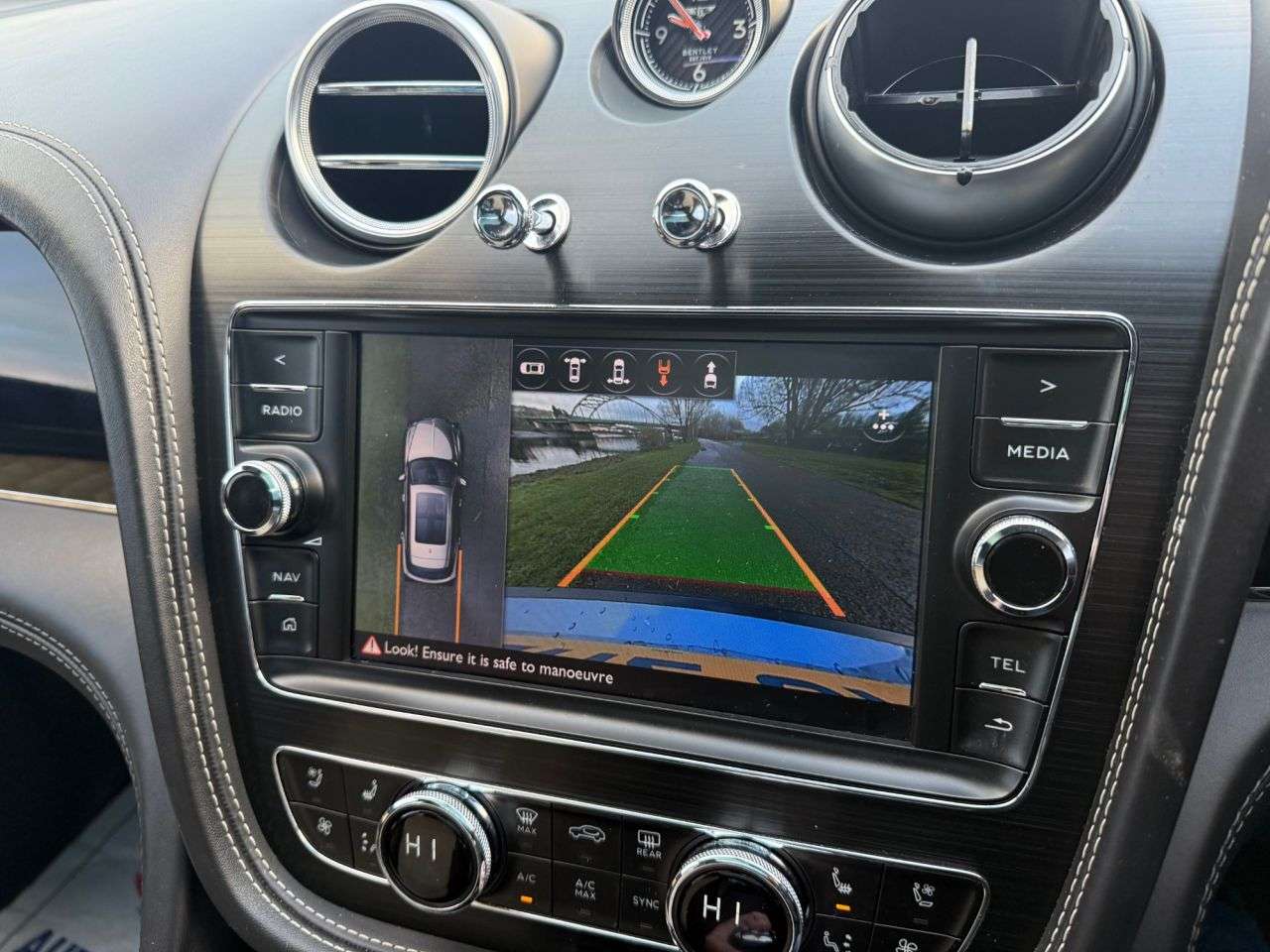 2024 BENTLEY BENTAYGA 2024 BENTLEY BENTAYGA