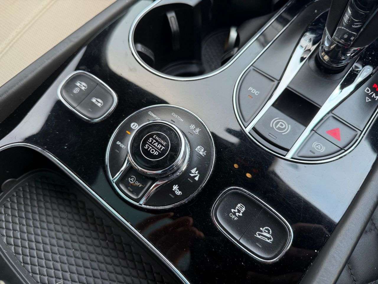 2024 BENTLEY BENTAYGA 2024 BENTLEY BENTAYGA