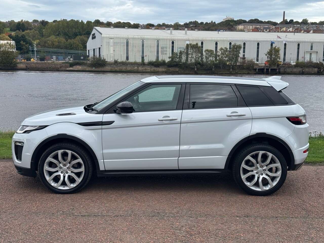 2017 LAND ROVER RANGE ROVER EVOQUE 2017 LAND ROVER RANGE ROVER EVOQUE