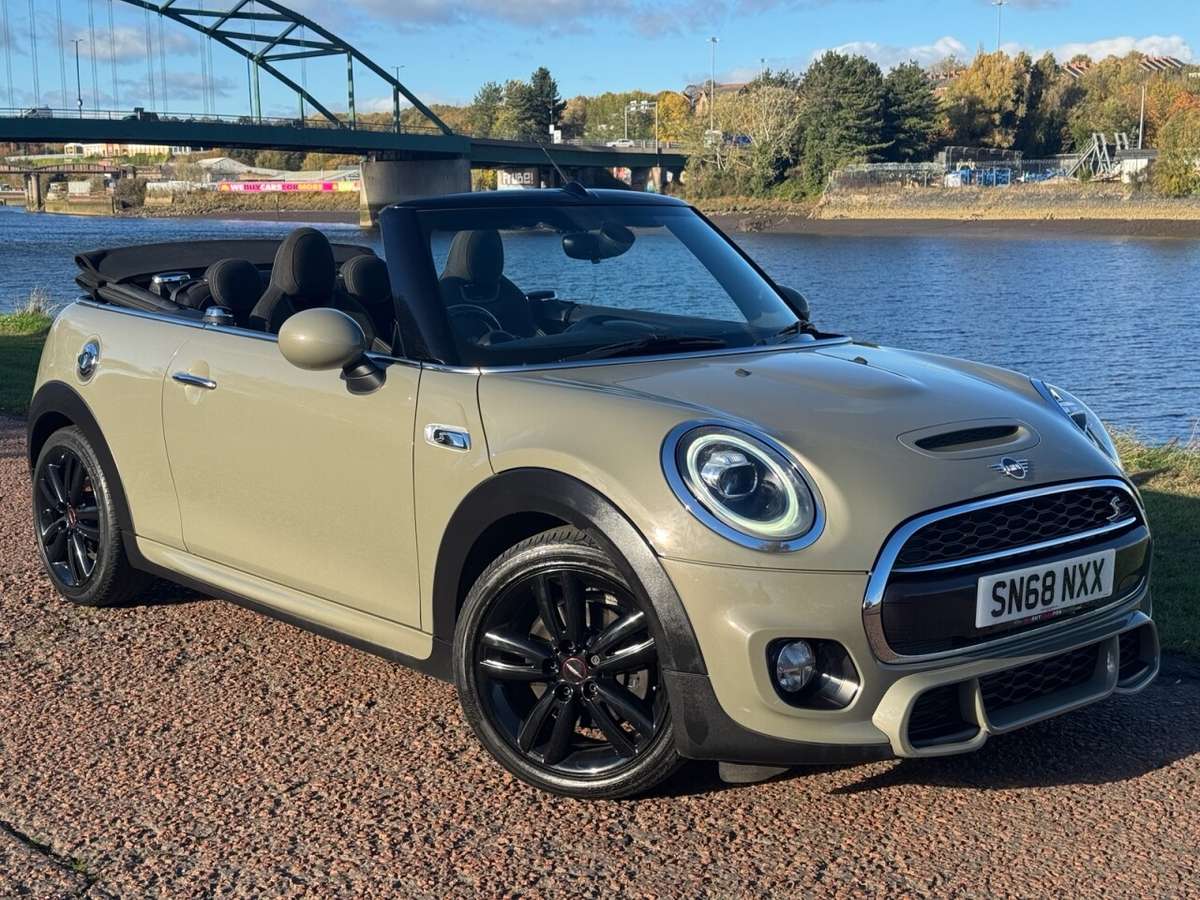 Check out this Mini Convertible 2018 Petrol Automatic
