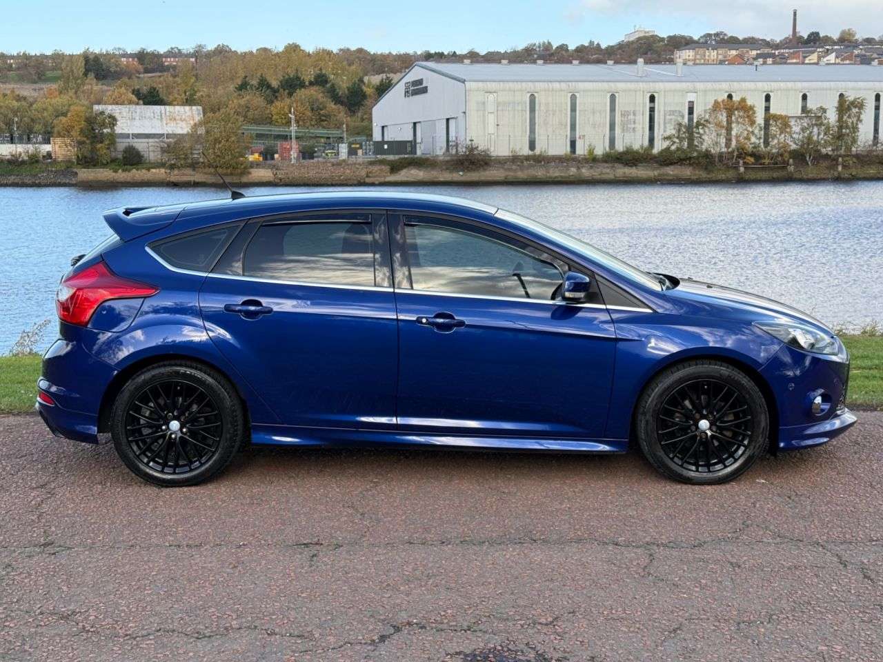 A 2013 FORD FOCUS 1.6 TDCi Zetec S Hatchback 5dr Diesel Manual Euro 5 (s/s) (115 ps) 17" GLOS A 2013 FORD FOCUS 1.6 TDCi Zetec S Hatchback 5dr Diesel Manual Euro 5 (s/s) (115 ps) 17" GLOS