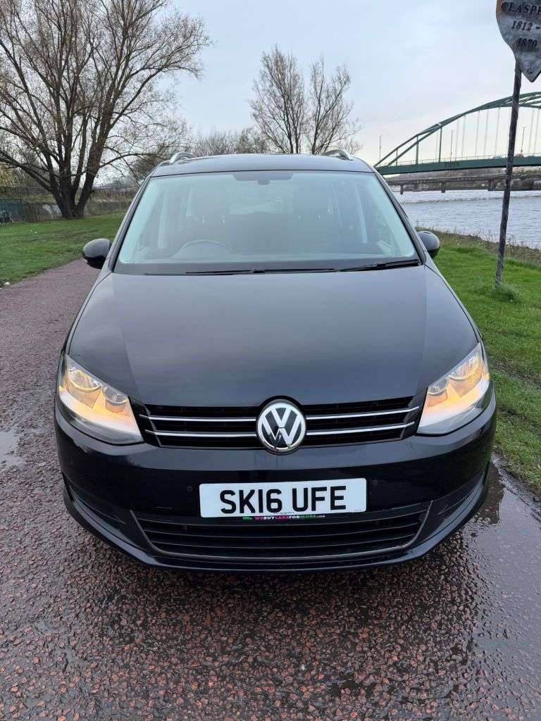 A 2016 VOLKSWAGEN SHARAN 2.0 TDI BlueMotion Tech SE Nav MPV 5dr Diesel Manual Euro 6 (s/s) (150 ps) A 2016 VOLKSWAGEN SHARAN 2.0 TDI BlueMotion Tech SE Nav MPV 5dr Diesel Manual Euro 6 (s/s) (150 ps)