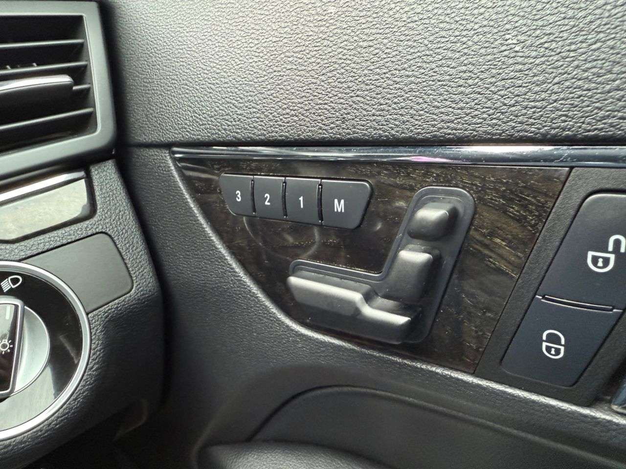 2011 MERCEDES-BENZ E-CLASS 2011 MERCEDES-BENZ E-CLASS