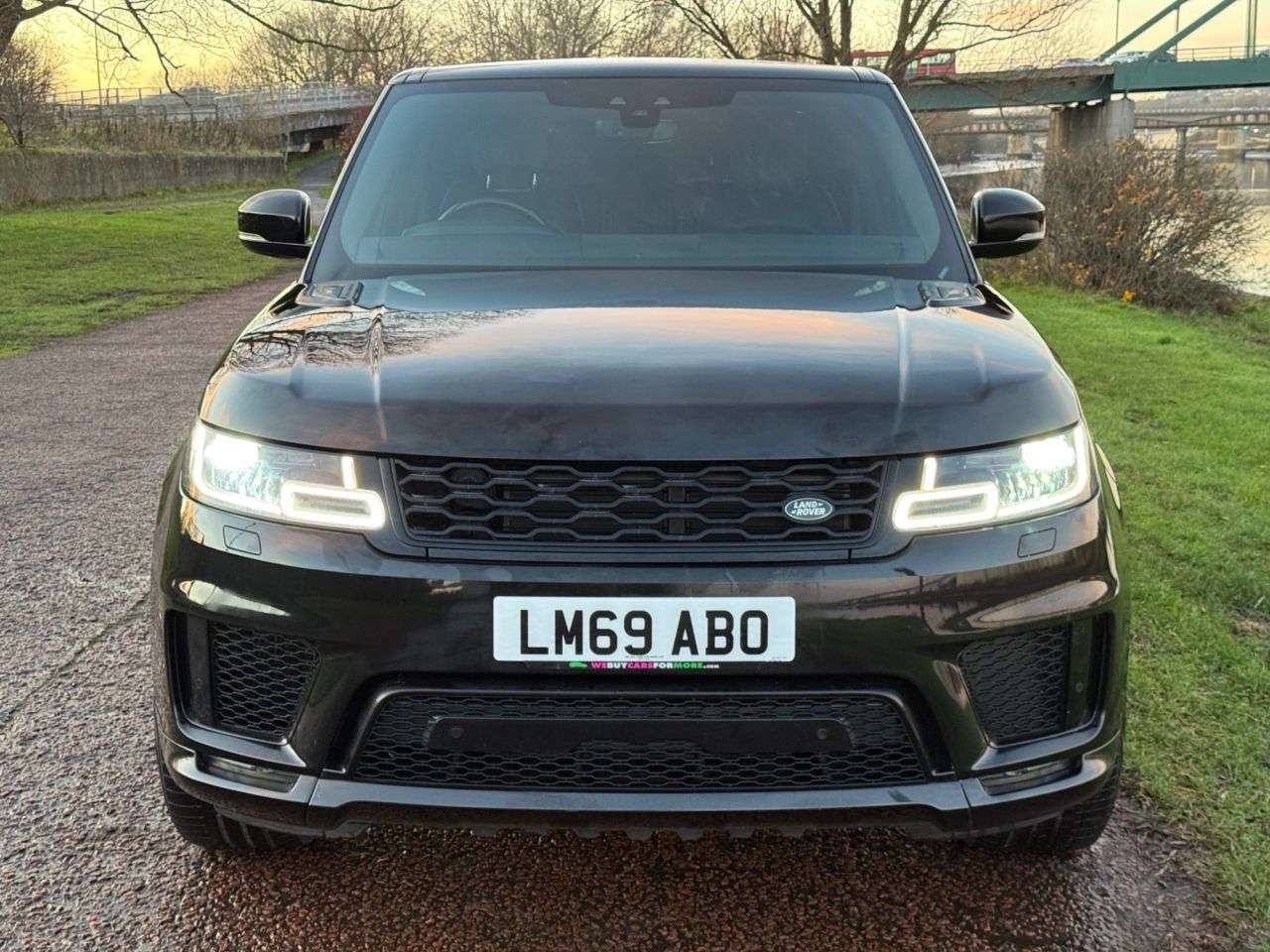 A 2019 LAND ROVER RANGE ROVER SPORT 3.0 SD V6 HSE Dynamic SUV 5dr Diesel Auto 4WD Euro 6 (s/s) (306 ps) FRONT + A 2019 LAND ROVER RANGE ROVER SPORT 3.0 SD V6 HSE Dynamic SUV 5dr Diesel Auto 4WD Euro 6 (s/s) (306 ps) FRONT +