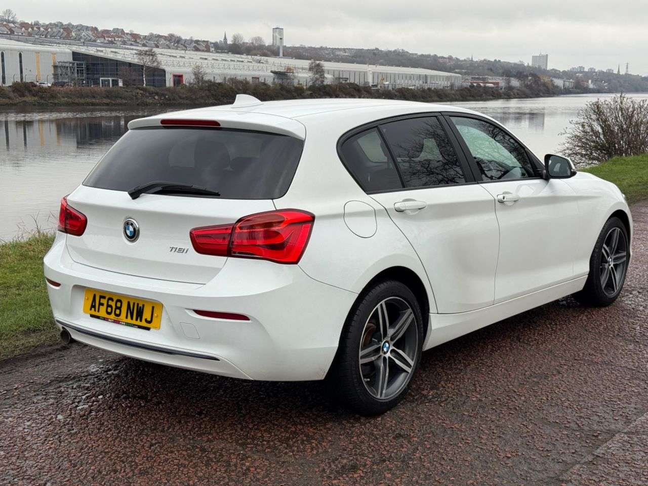 A 2018 BMW 1 SERIES 1.5 118i Sport Hatchback 5dr Petrol Manual Euro 6 (s/s) (136 ps) **BLUETOOT A 2018 BMW 1 SERIES 1.5 118i Sport Hatchback 5dr Petrol Manual Euro 6 (s/s) (136 ps) **BLUETOOT