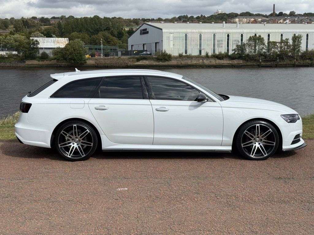 A 2015 AUDI A6 AVANT 2.0 TDI ultra S line Estate 5dr Diesel S Tronic Euro 6 (s/s) (190 ps) FULL A 2015 AUDI A6 AVANT 2.0 TDI ultra S line Estate 5dr Diesel S Tronic Euro 6 (s/s) (190 ps) FULL