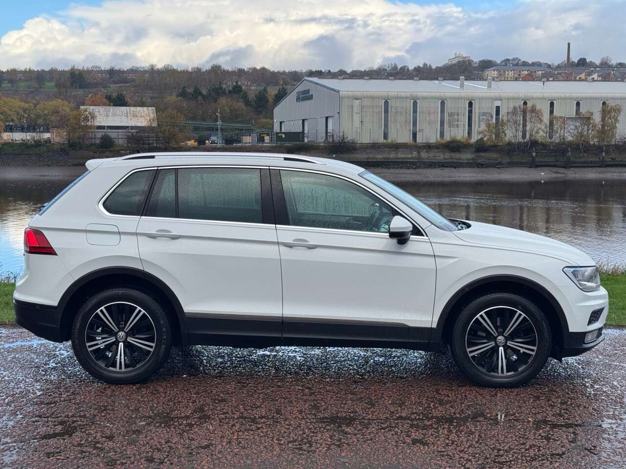 2018 VOLKSWAGEN TIGUAN 2018 VOLKSWAGEN TIGUAN