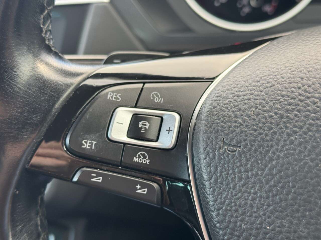 2018 VOLKSWAGEN TIGUAN 2018 VOLKSWAGEN TIGUAN