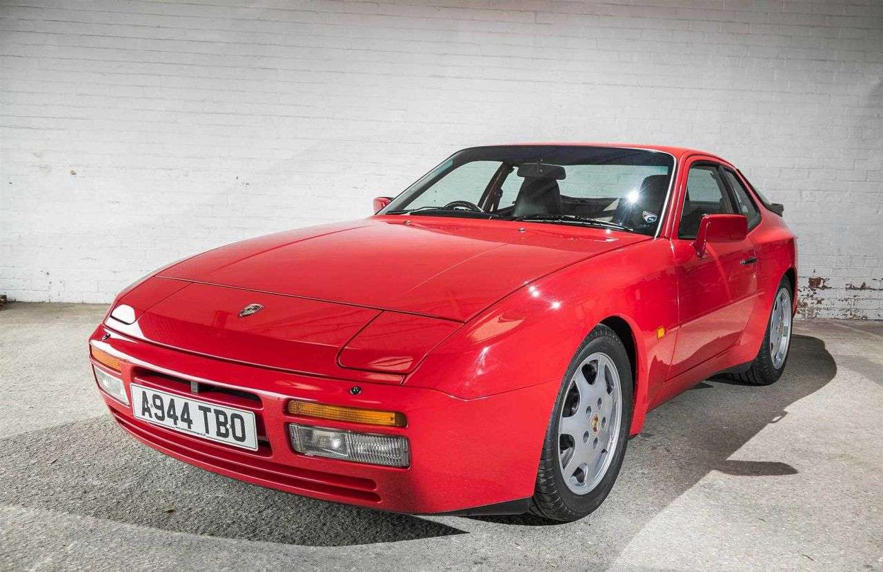 A 1988 PORSCHE 944 2.5 TURBO S **SHOW WINNING CAR - STUNNING** A 1988 PORSCHE 944 2.5 TURBO S **SHOW WINNING CAR - STUNNING**