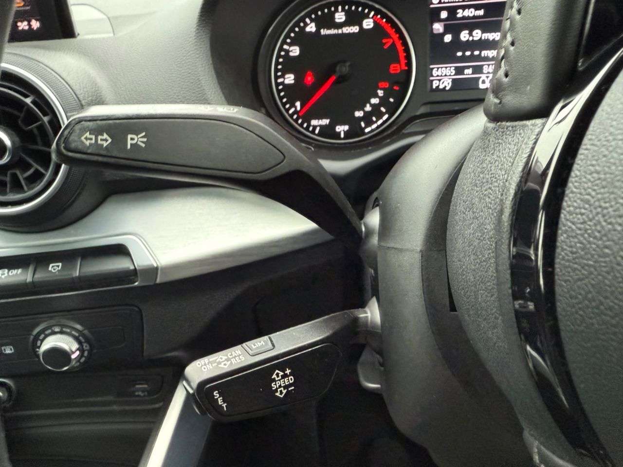 2017 AUDI Q2 2017 AUDI Q2