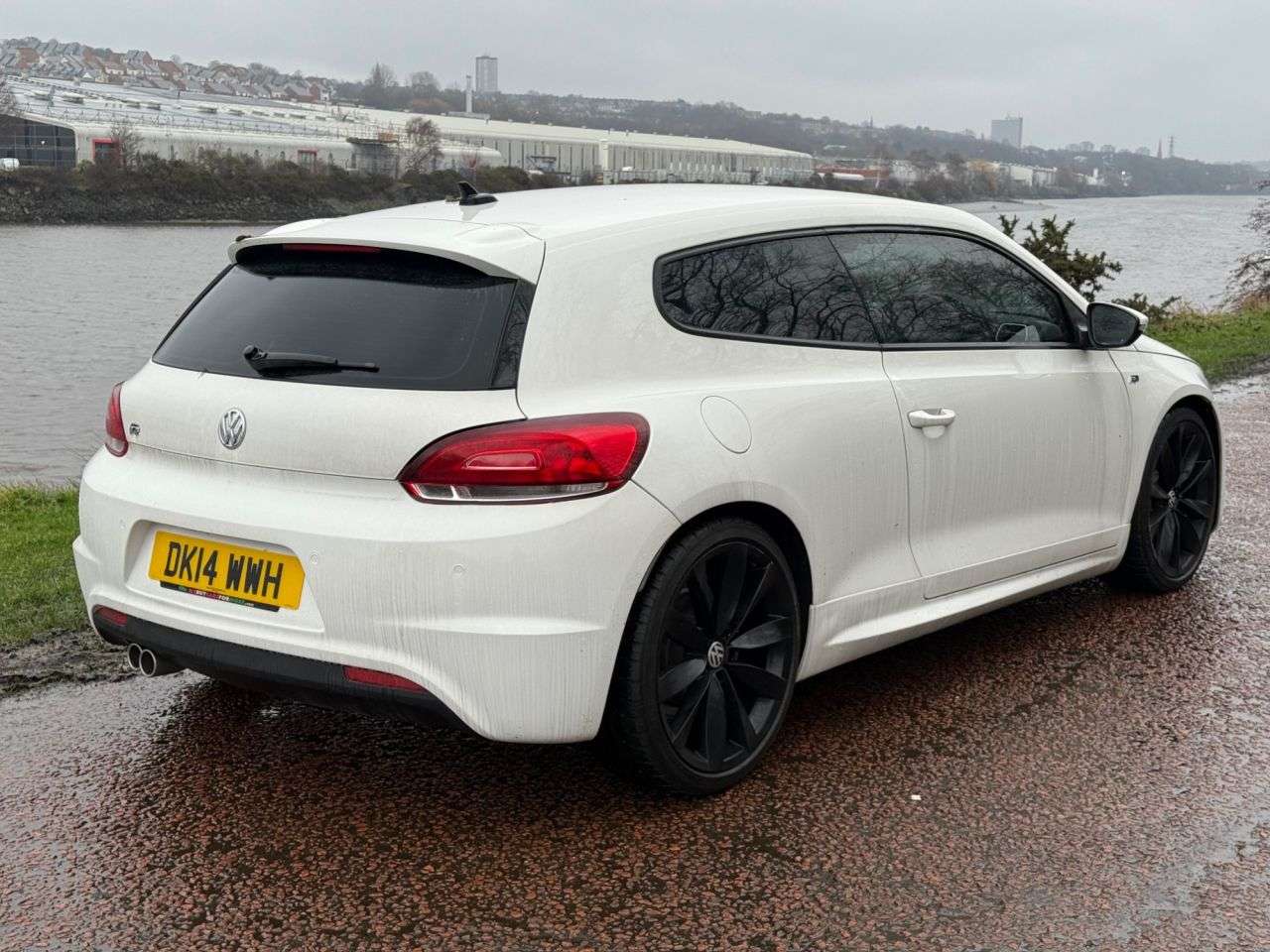 A 2014 VOLKSWAGEN SCIROCCO 2.0 TDI R-Line Hatchback 3dr Diesel DSG Euro 5 (Leather, Nav) (177 ps) **CA A 2014 VOLKSWAGEN SCIROCCO 2.0 TDI R-Line Hatchback 3dr Diesel DSG Euro 5 (Leather, Nav) (177 ps) **CA