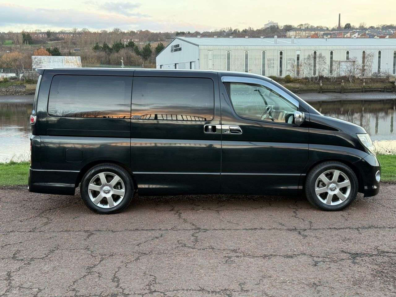 A 2009 NISSAN ELGRAND 2.5 PETROL AUTOMATIC IMPORTED IN 2025 **8 SEATER**** A 2009 NISSAN ELGRAND 2.5 PETROL AUTOMATIC IMPORTED IN 2025 **8 SEATER****