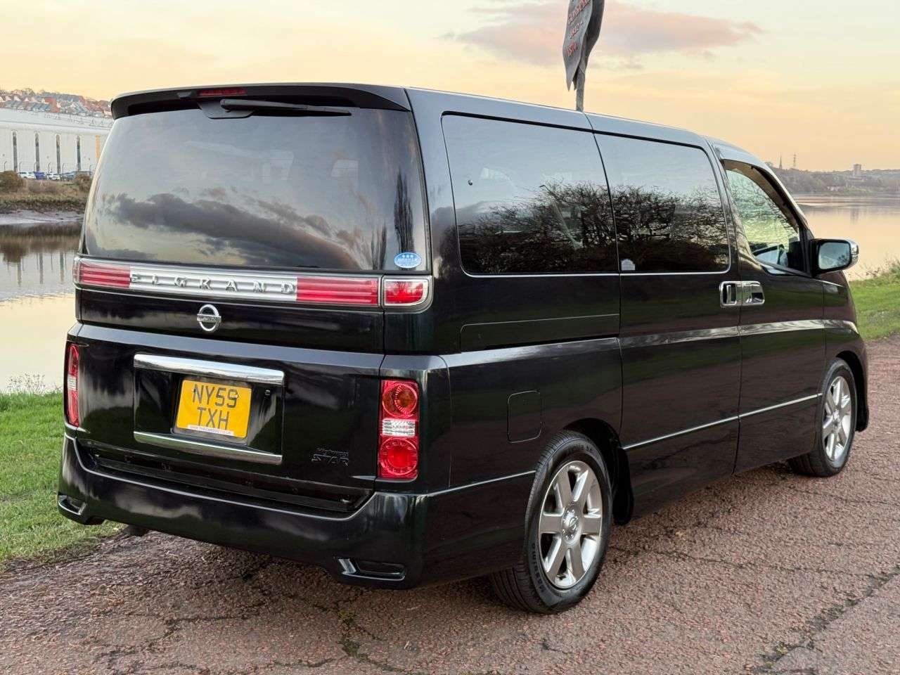 A 2009 NISSAN ELGRAND 2.5 PETROL AUTOMATIC IMPORTED IN 2025 **8 SEATER**** A 2009 NISSAN ELGRAND 2.5 PETROL AUTOMATIC IMPORTED IN 2025 **8 SEATER****